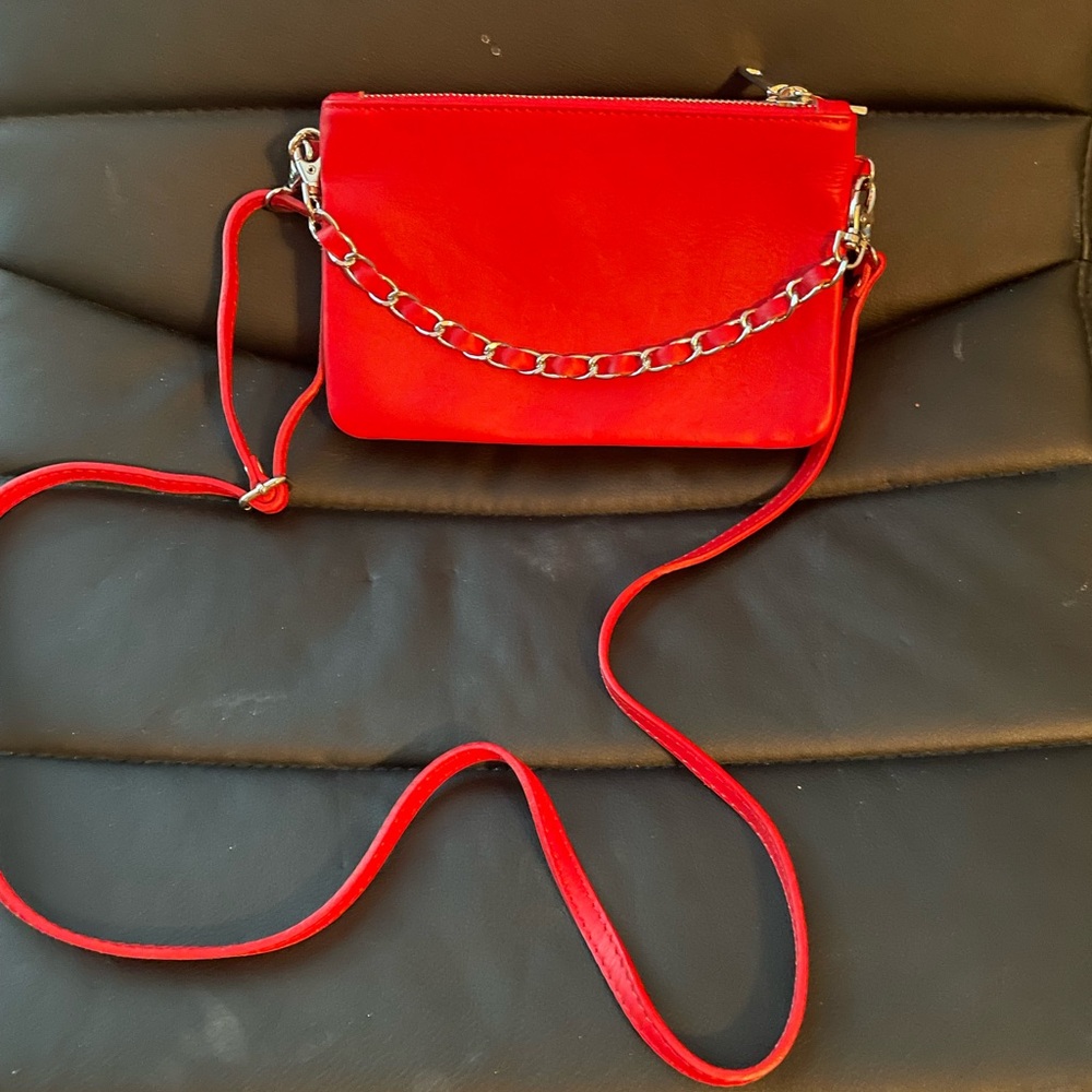 Chic Red Chain Crossbody Bag